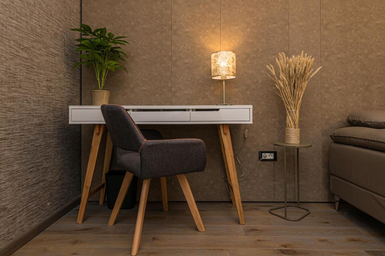 Promenada Studios Brašov Exteriér fotografie